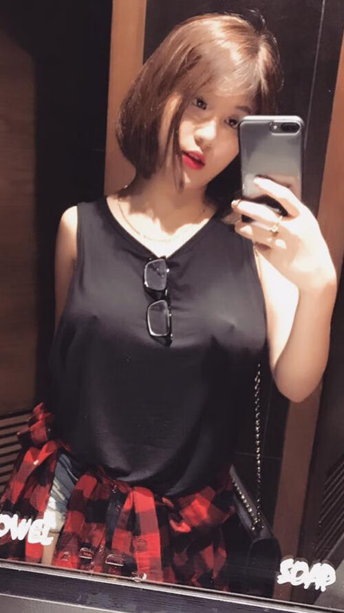 社交媒体互动：车迷投票选出最喜欢的赛季瞬间，车迷爱好者介绍