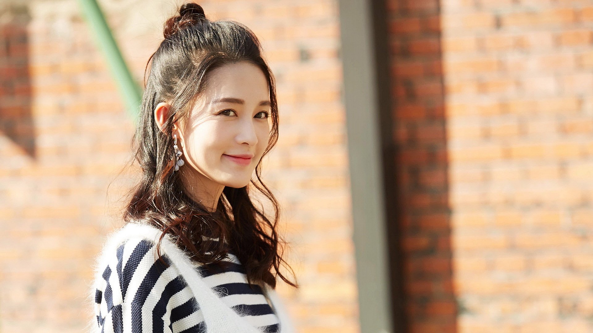 金牌赞助铸就欧冠璀璨未来,冠军的金牌是什么材料做的