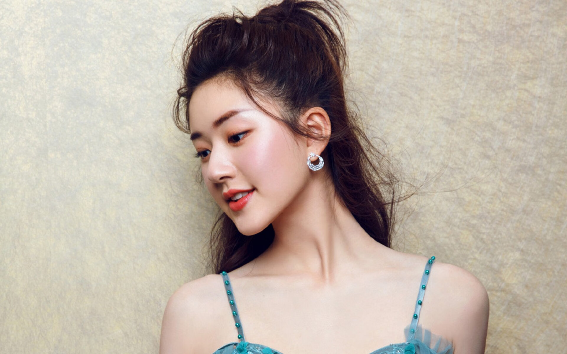 76人训练结束后开展专项防守演练内容详实,76人外线防守