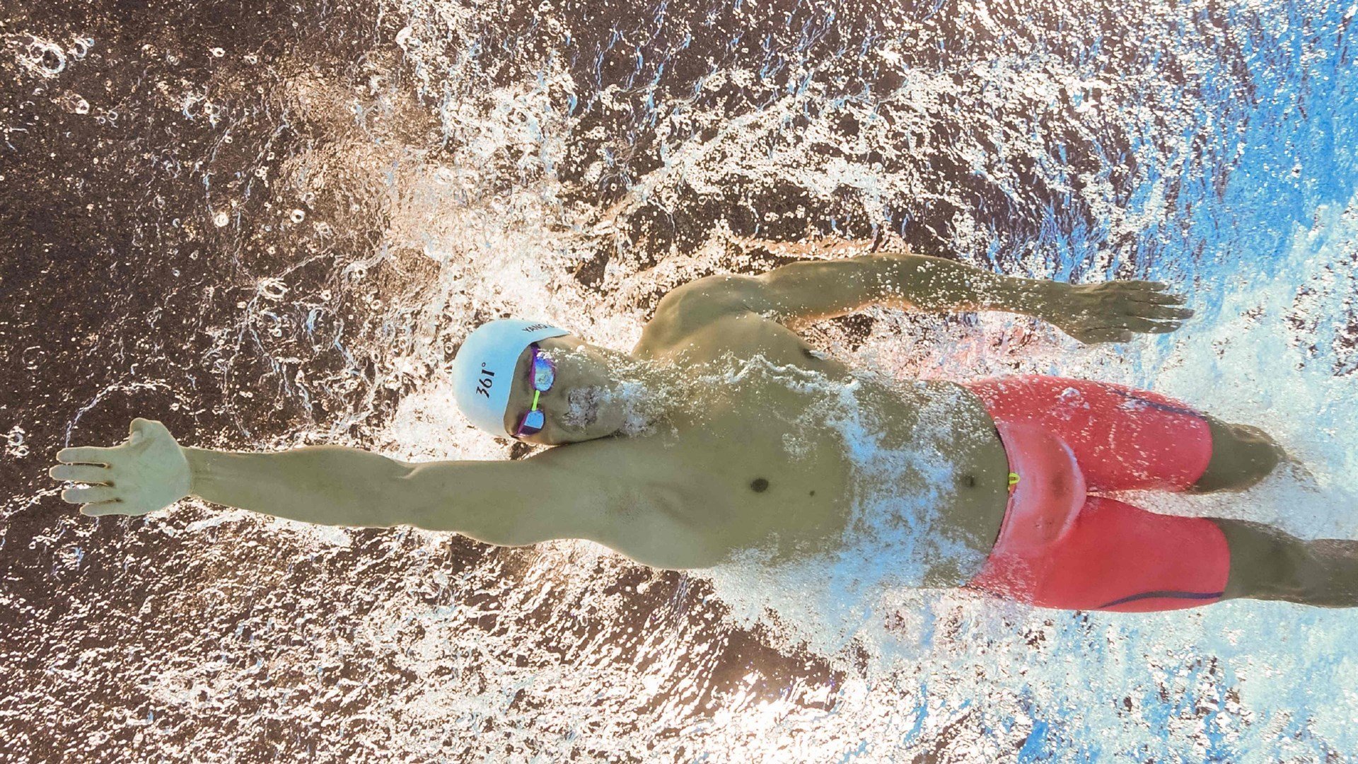 中国队稳扎稳打掌控比赛节奏，中国队是最稳定的球队